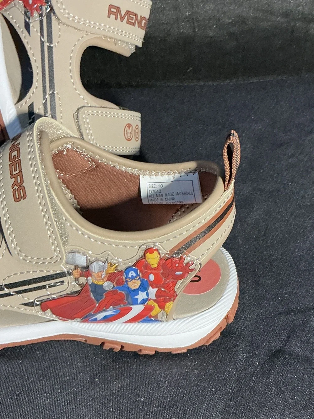Kids Beige Avengers Sandals with Red Accent new sz 10 Kids velcro to close